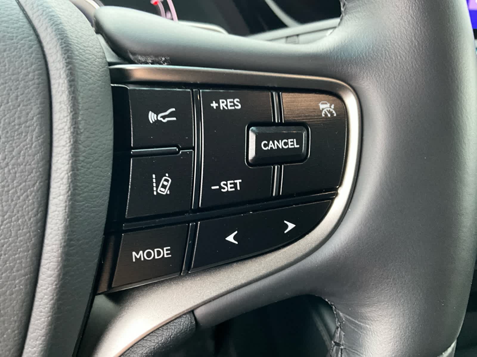 2025 Lexus ES 300h Ultra Luxury