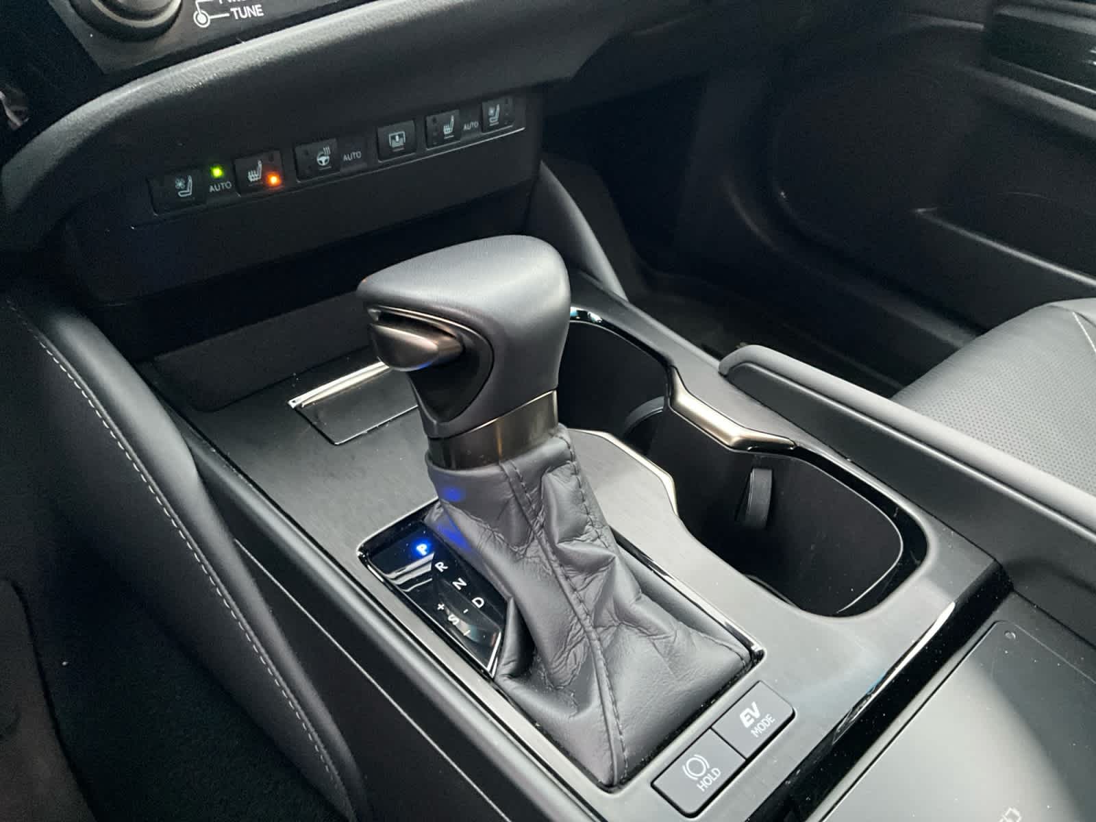 2025 Lexus ES 300h Ultra Luxury