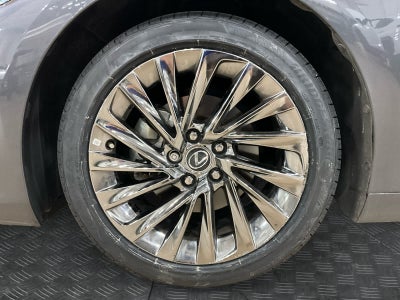 2025 Lexus ES 300h Ultra Luxury