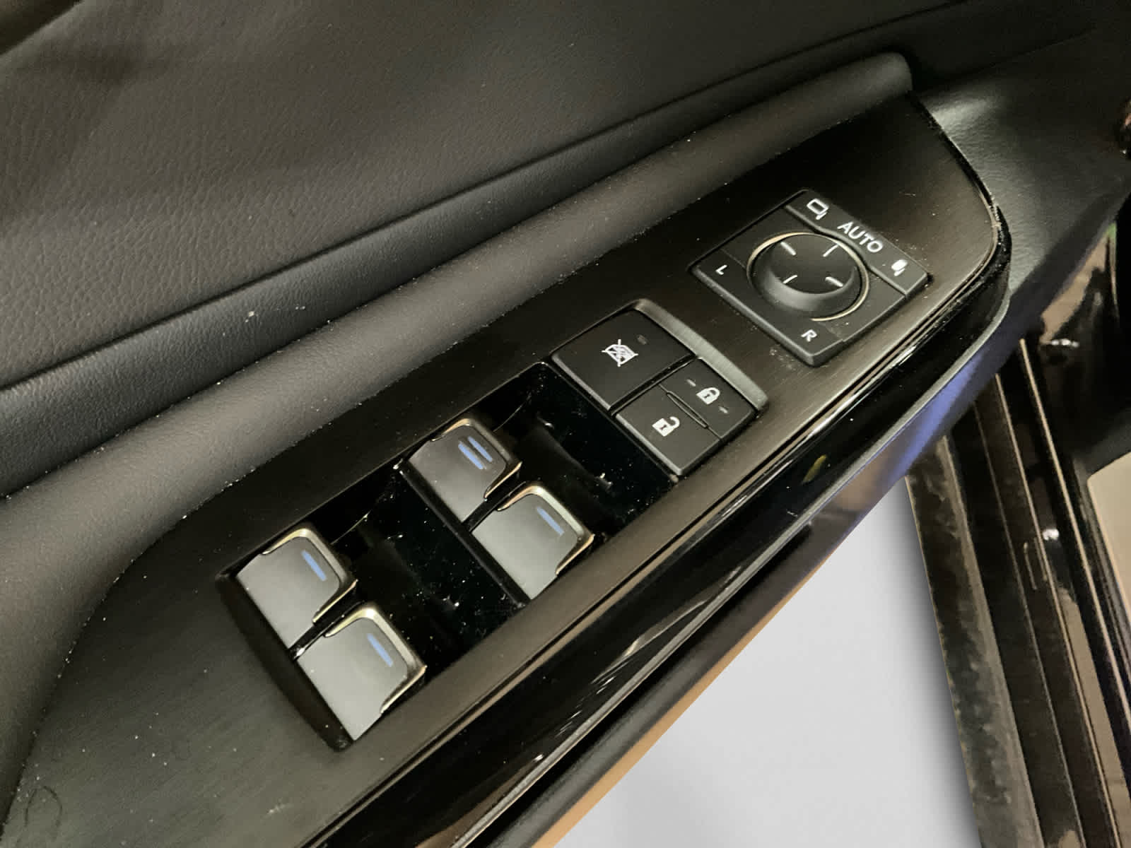 2025 Lexus ES 350 Ultra Luxury