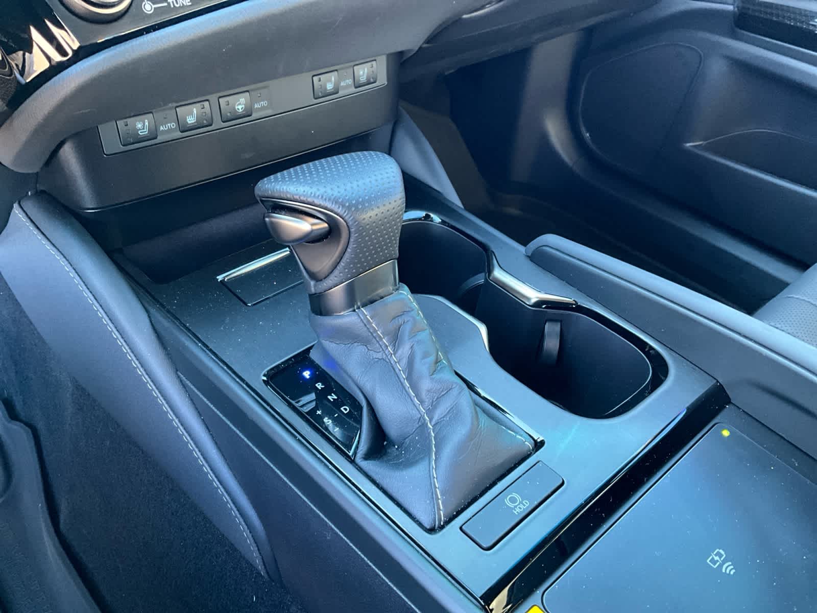 2025 Lexus ES F SPORT Handling