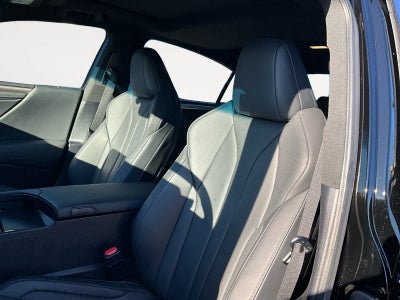 2025 Lexus ES F SPORT Handling