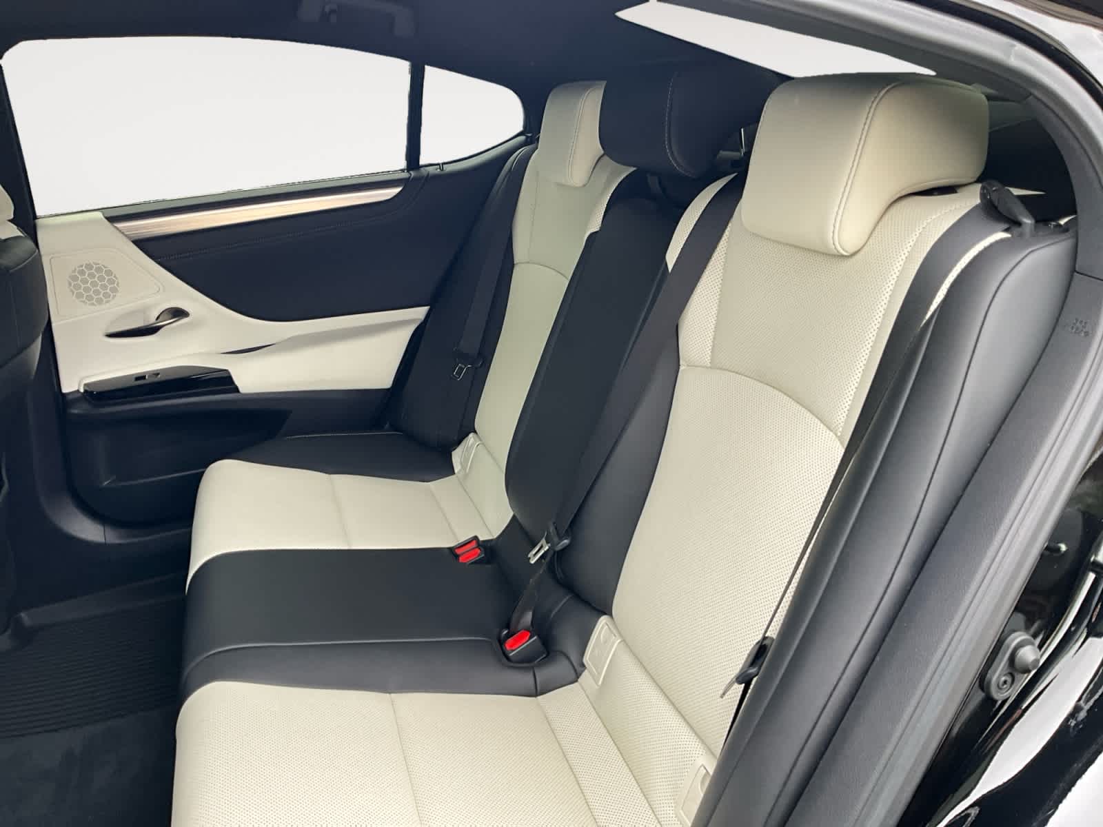 2025 Lexus ES 350 F SPORT Handling