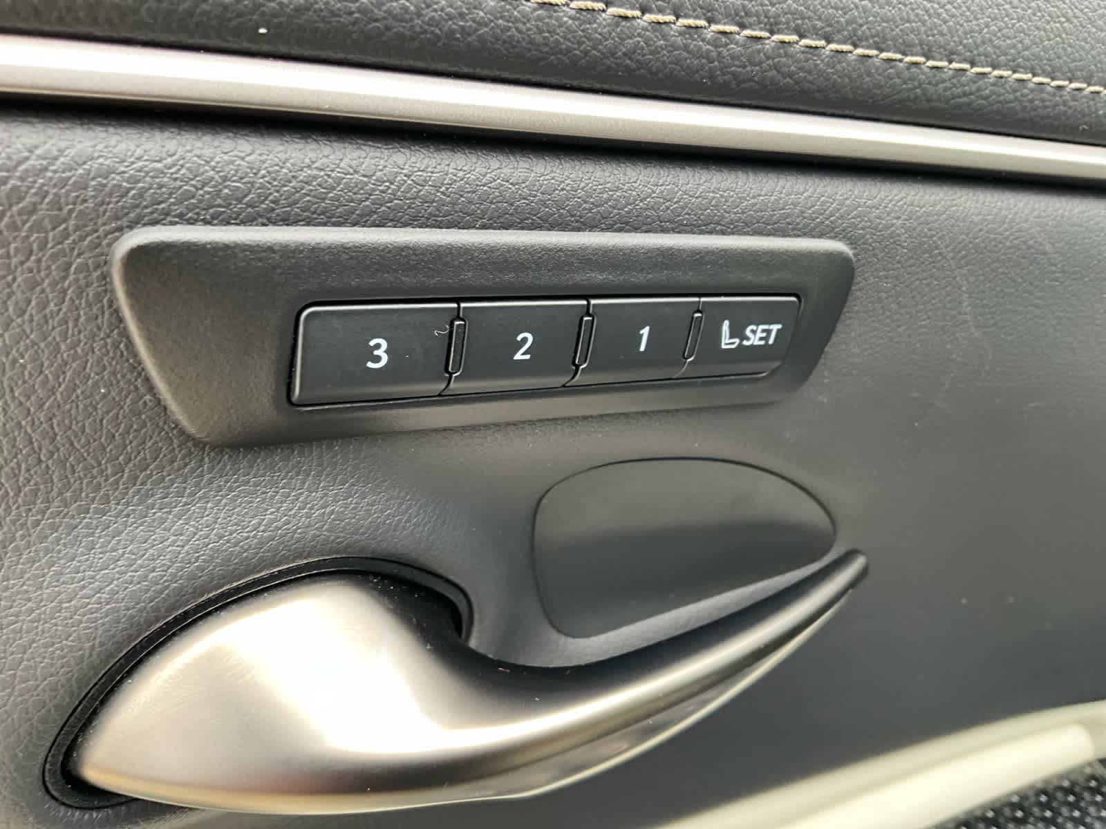 2025 Lexus ES 350 F SPORT Handling