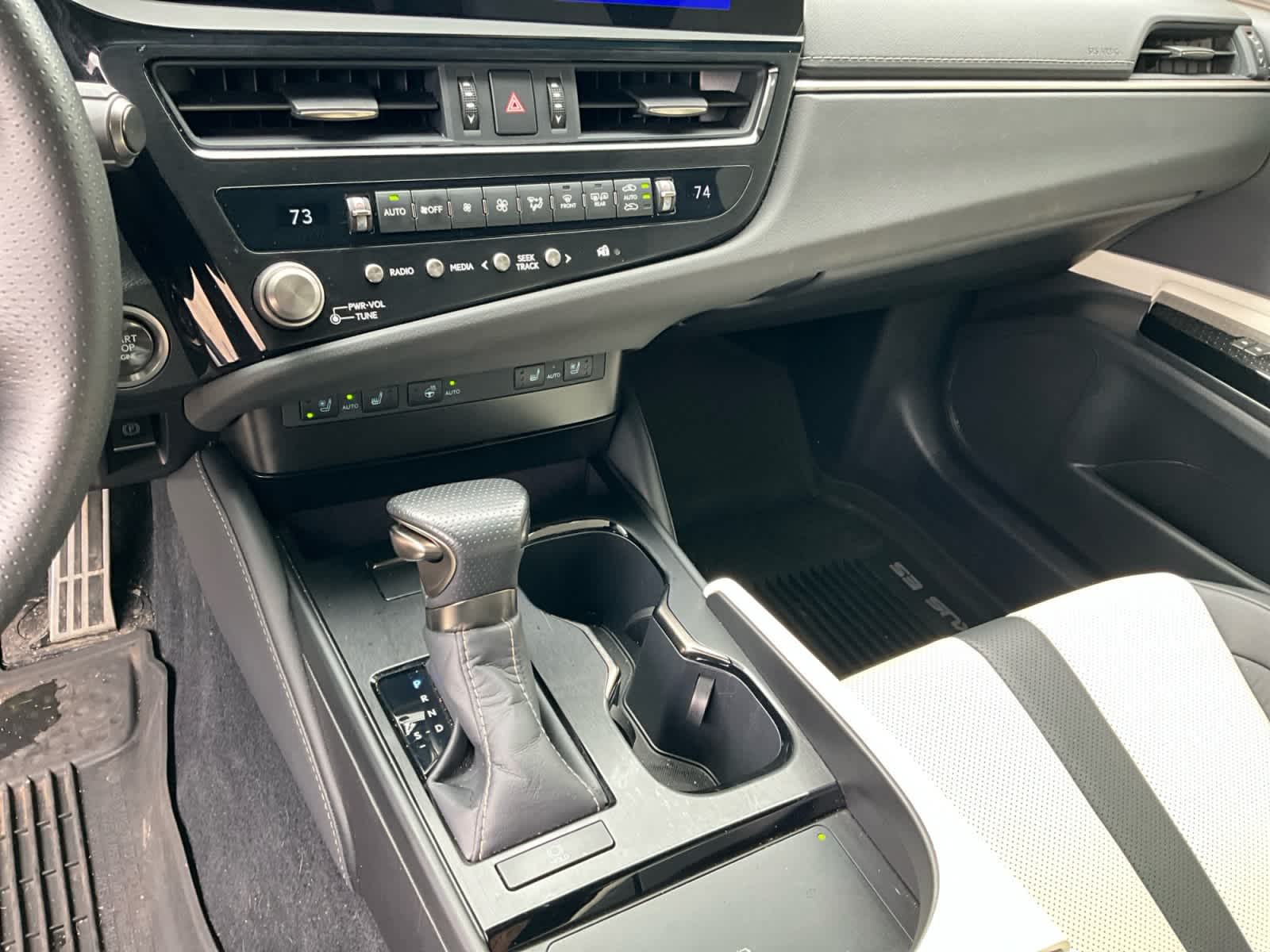 2025 Lexus ES 350 F SPORT Handling