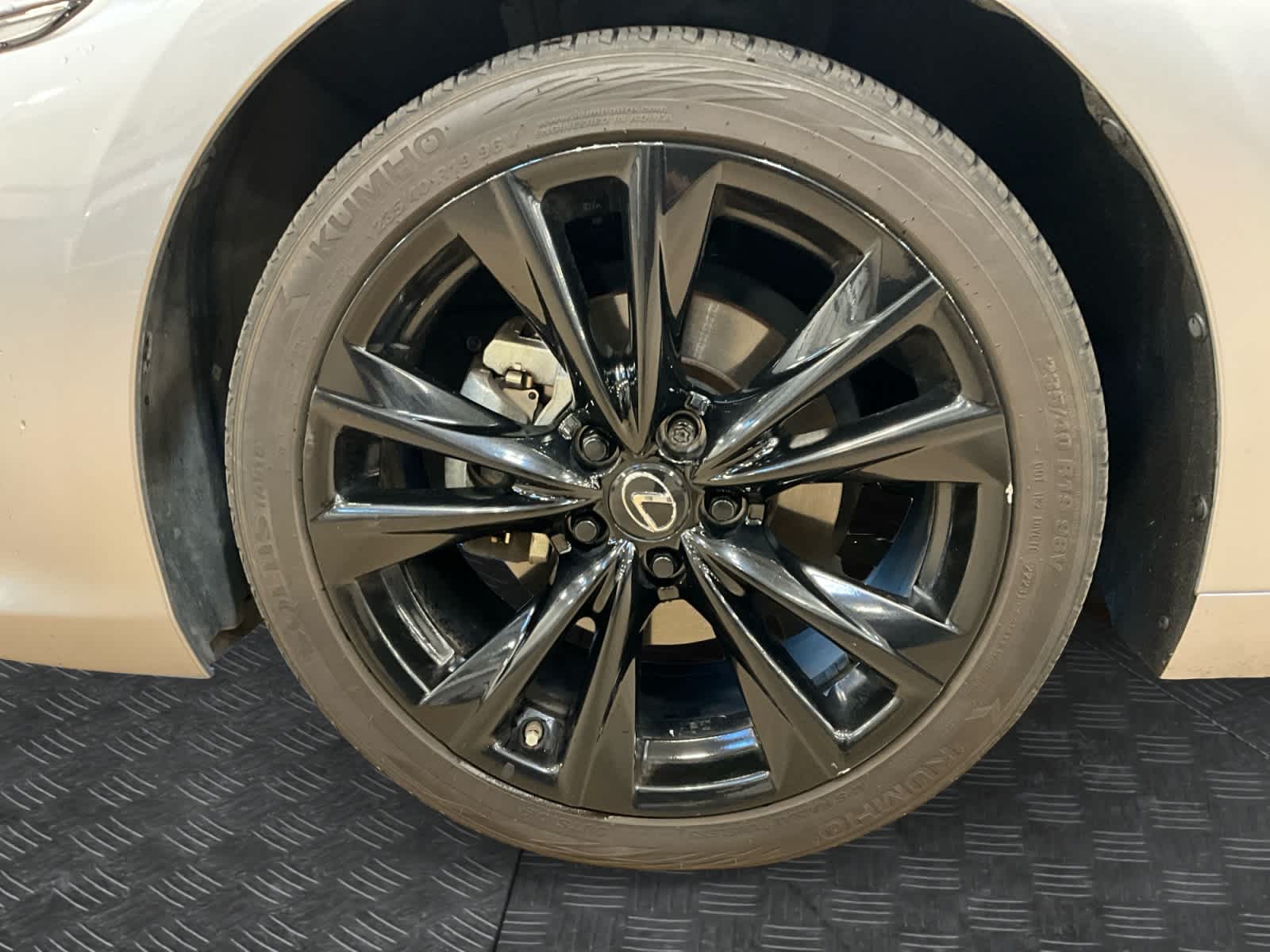 2023 Lexus ES 350 F SPORT Handling