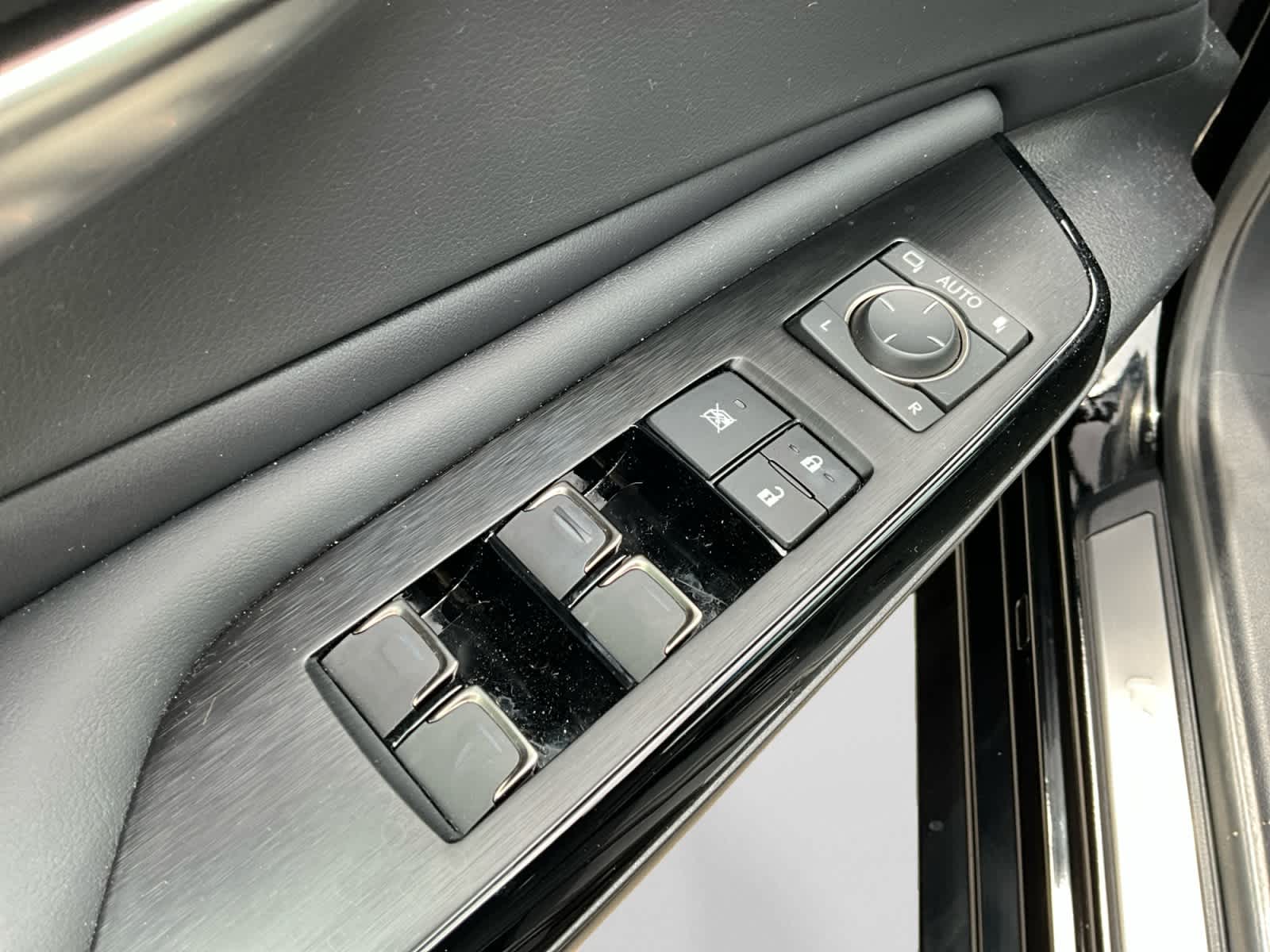 2024 Lexus ES 350 F SPORT Handling