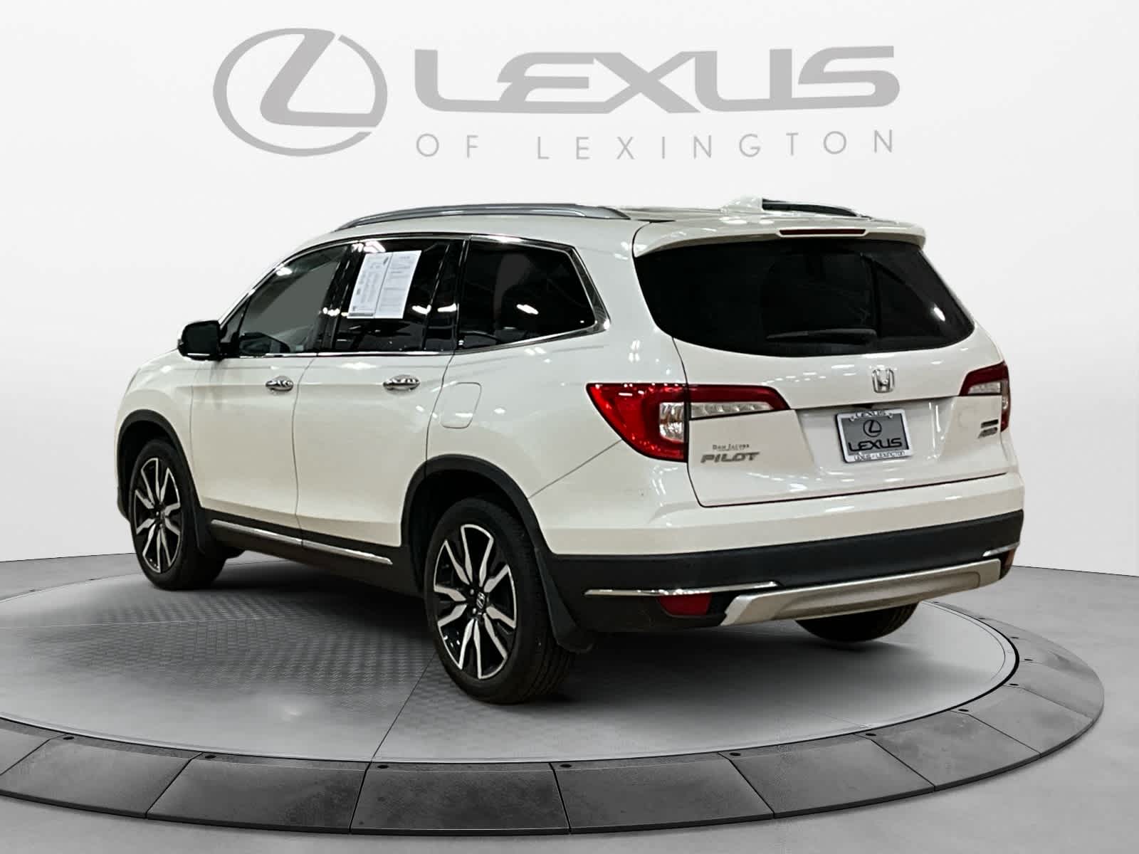 2019 Honda Pilot Touring 7-Passenger