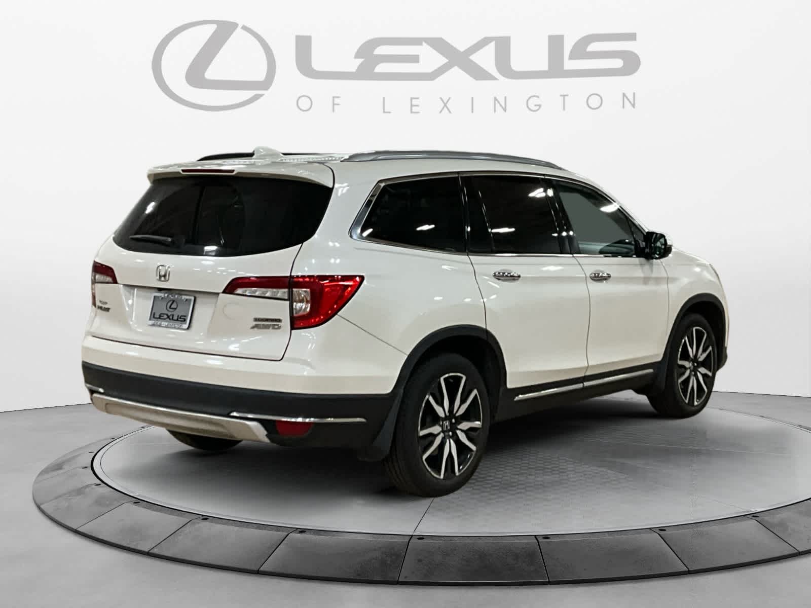 2019 Honda Pilot Touring 7-Passenger