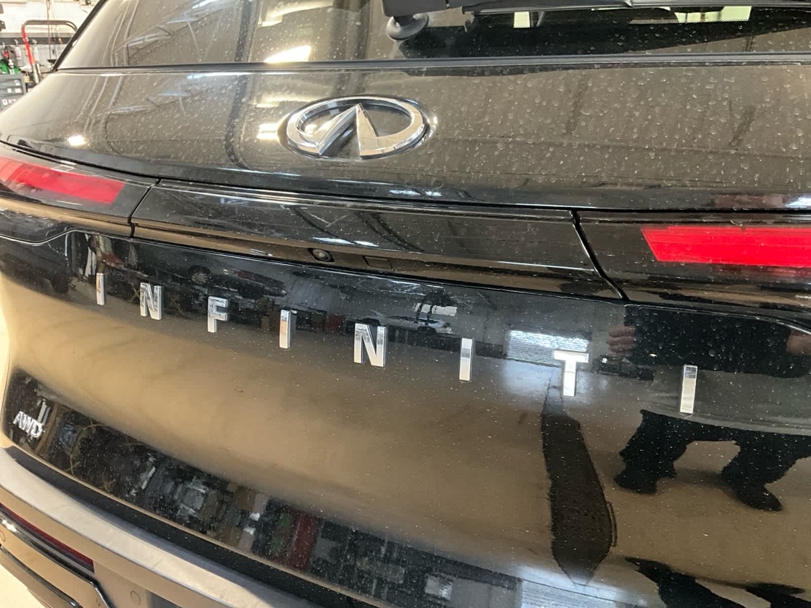 2023 INFINITI QX60 LUXE