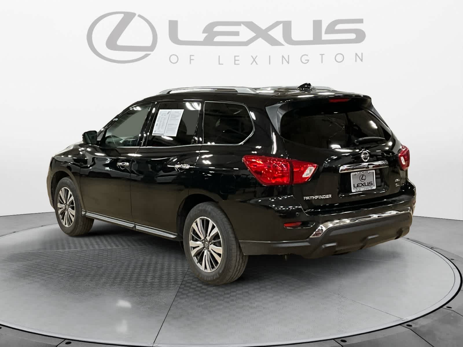 2019 Nissan Pathfinder SL