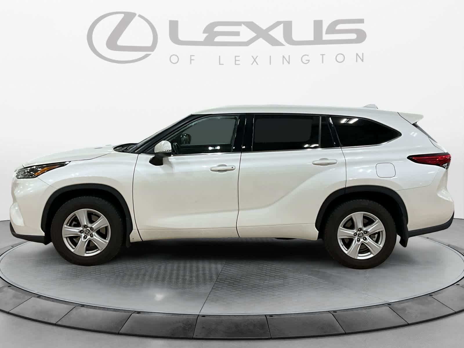 2021 Toyota Highlander LE