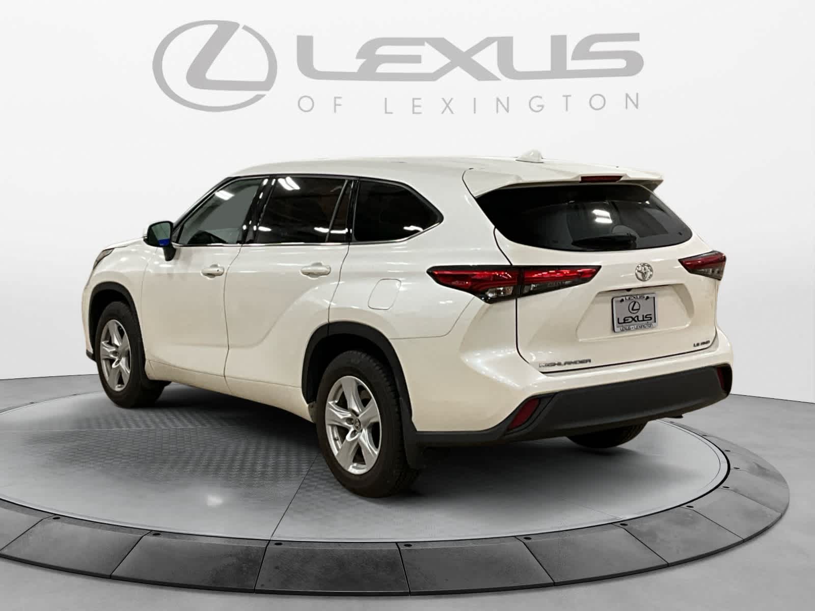 2021 Toyota Highlander LE