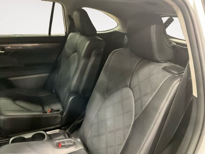 2025 Toyota Highlander Hybrid Platinum