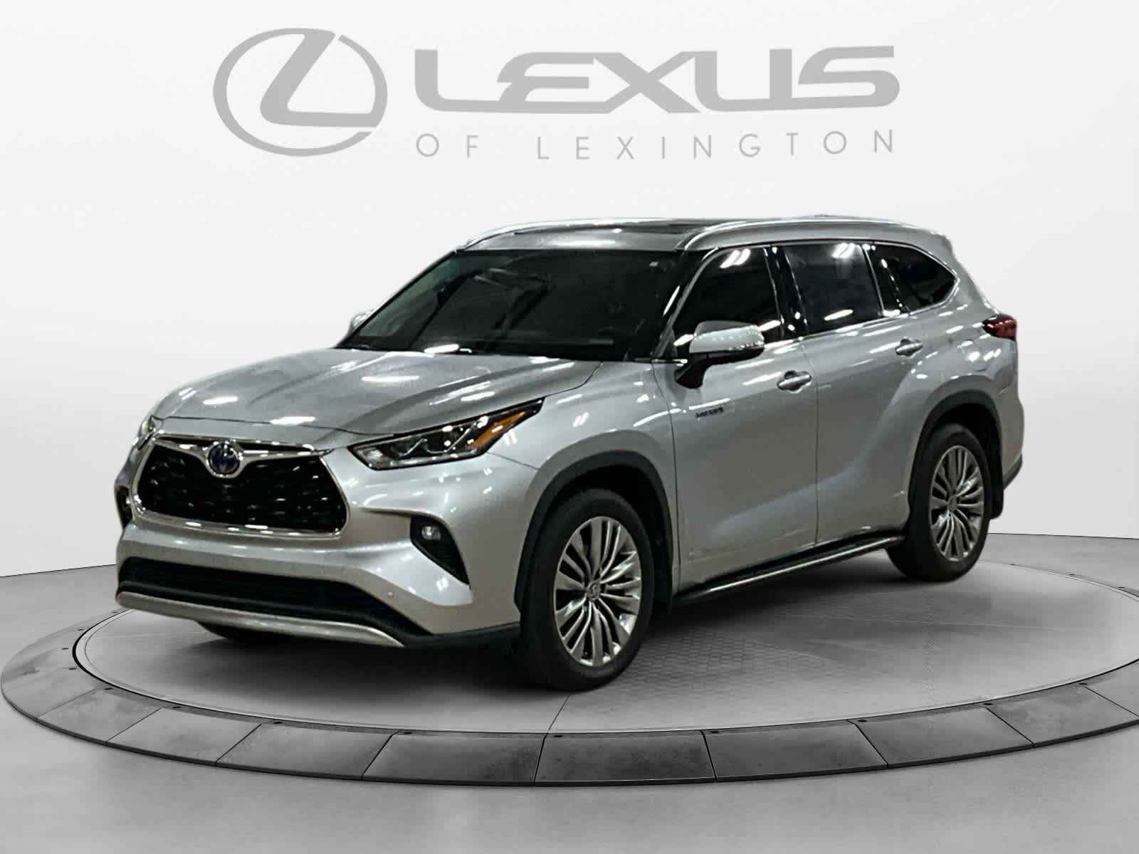 2021 Toyota Highlander Hybrid Platinum