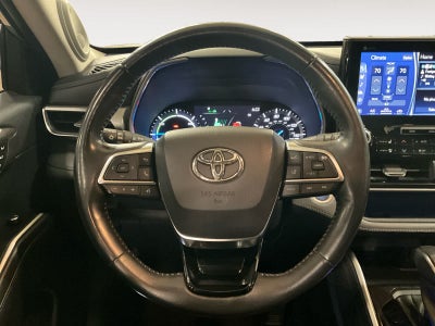 2021 Toyota Highlander Hybrid Platinum