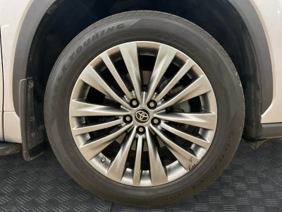 2021 Toyota Highlander Hybrid Platinum