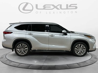 2021 Toyota Highlander Hybrid Platinum
