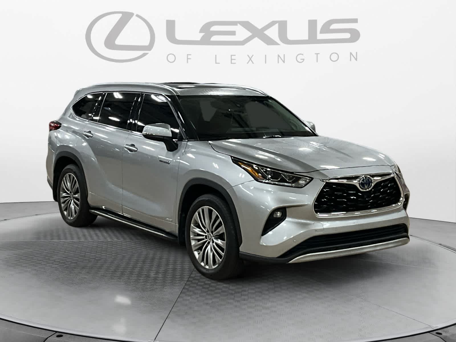2021 Toyota Highlander Hybrid Platinum