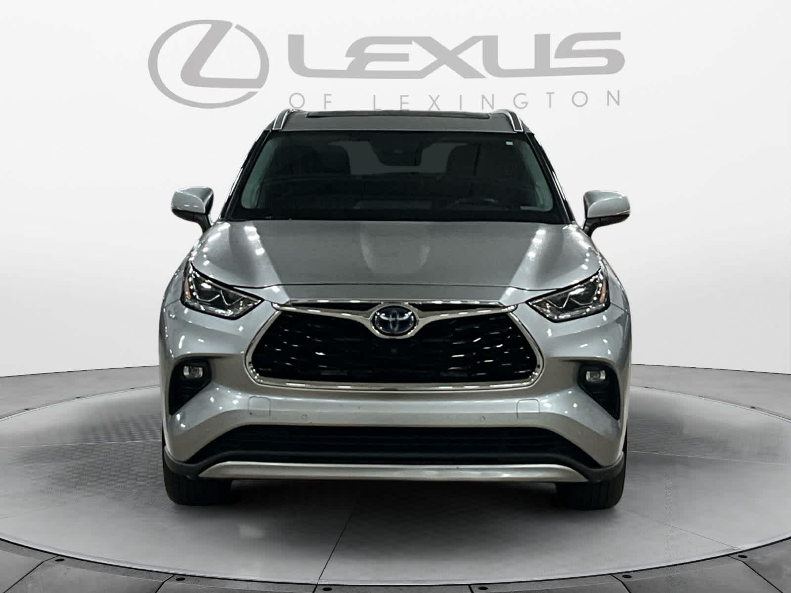 2021 Toyota Highlander Hybrid Platinum