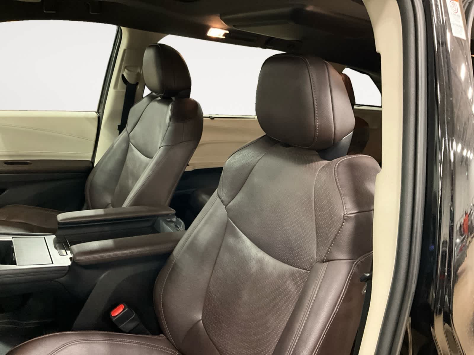 2021 Toyota Sienna Platinum