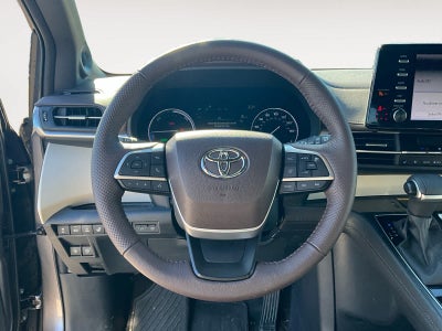 2023 Toyota Sienna Platinum