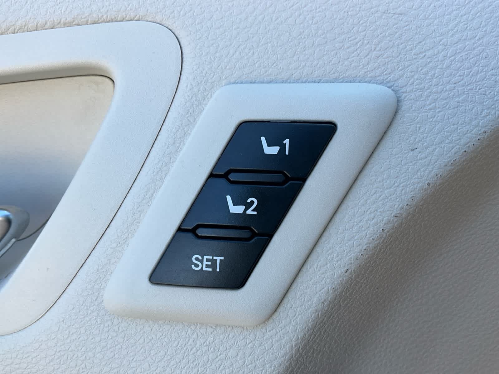 2023 Toyota Sienna Platinum