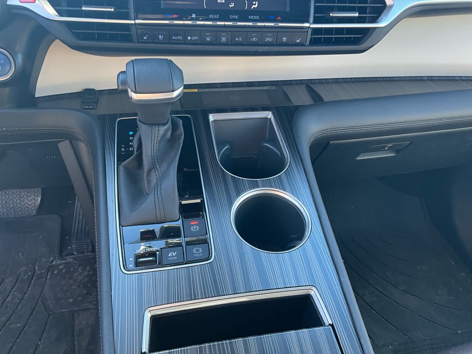 2023 Toyota Sienna Platinum