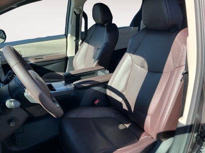 2023 Toyota Sienna Platinum
