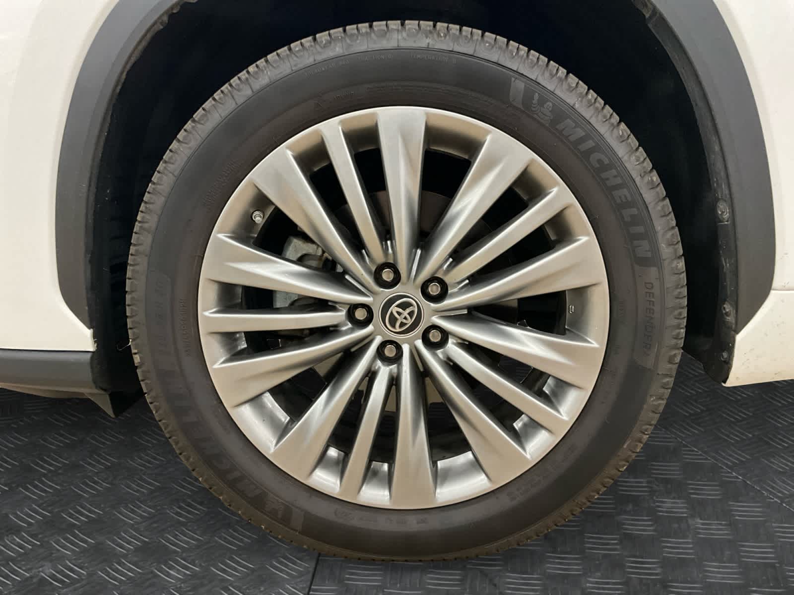 2023 Toyota Highlander Hybrid Platinum