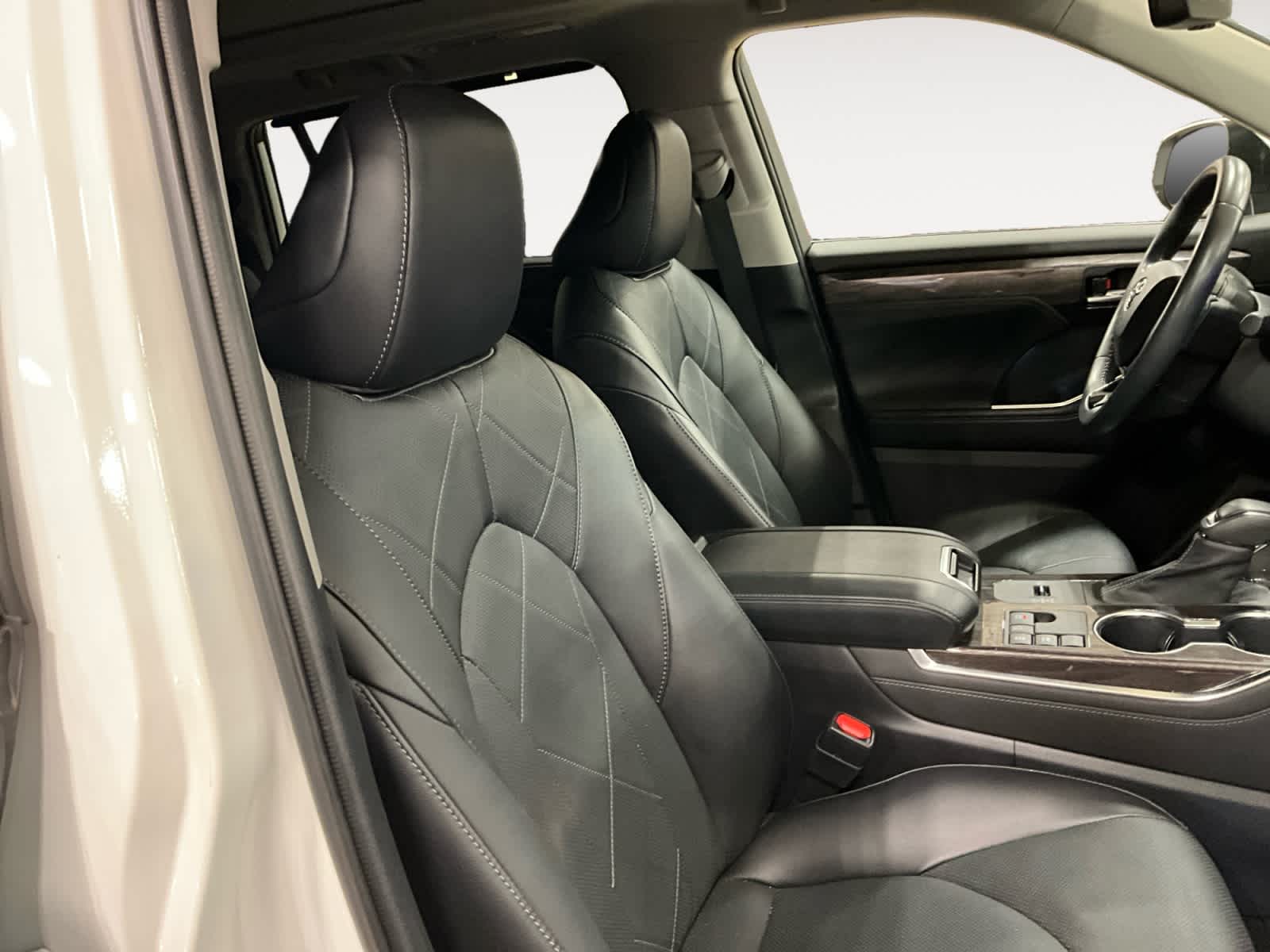 2023 Toyota Highlander Hybrid Platinum