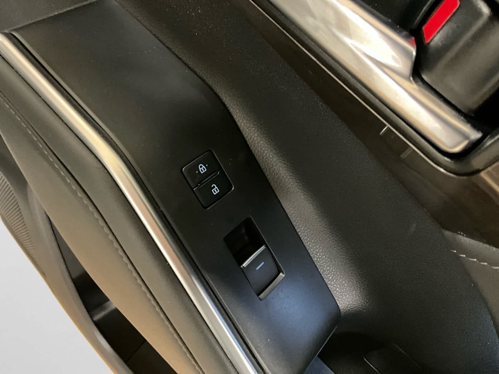 2023 Toyota Highlander Hybrid Platinum