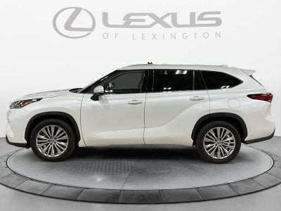 2023 Toyota Highlander Hybrid Platinum