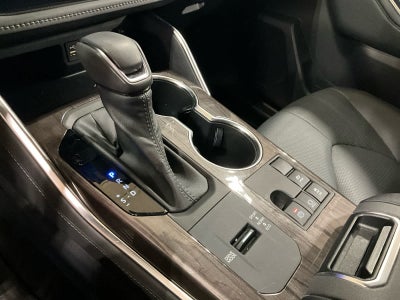 2023 Toyota Highlander Hybrid Platinum