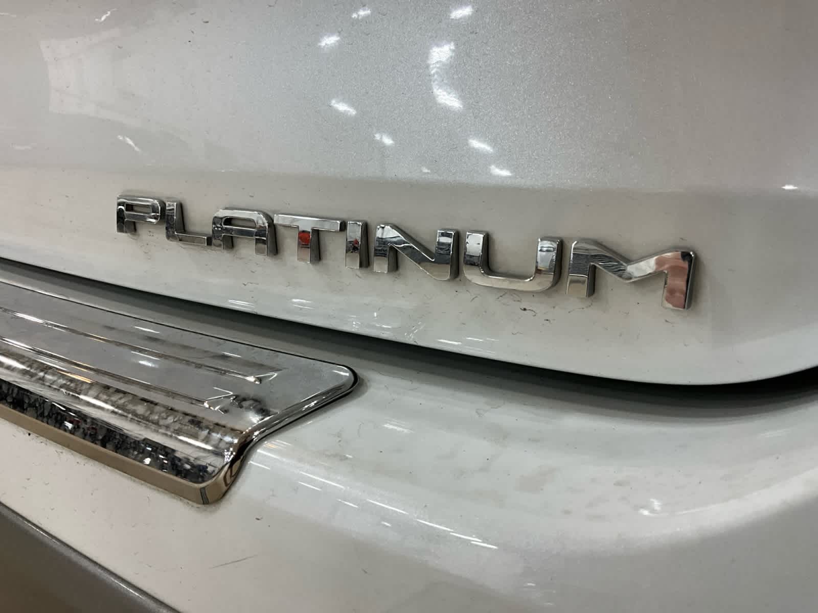 2023 Toyota Highlander Hybrid Platinum
