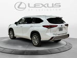 2023 Toyota Highlander Hybrid Platinum