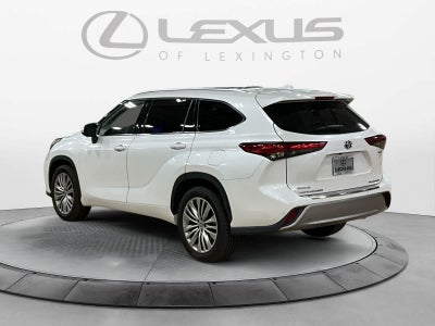 2023 Toyota Highlander Hybrid Platinum