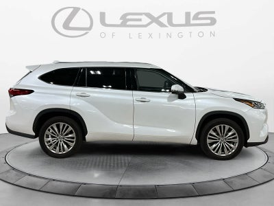 2023 Toyota Highlander Hybrid Platinum