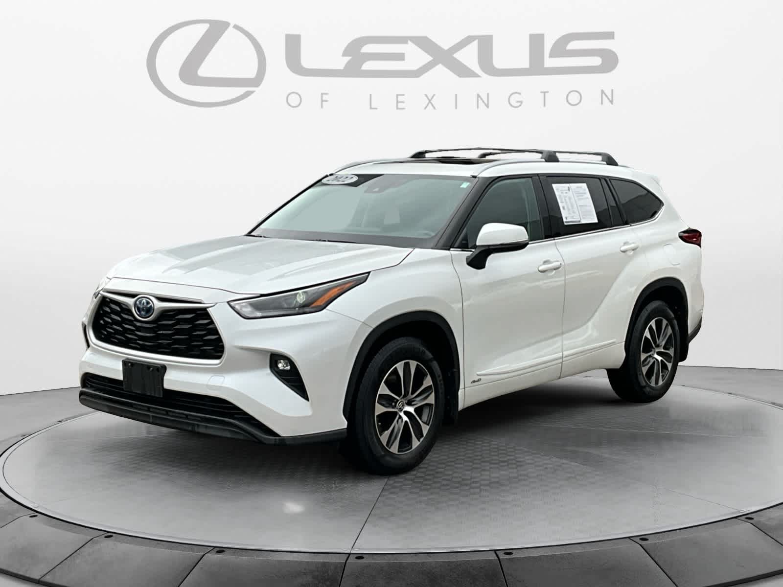 2022 Toyota Highlander Hybrid XLE