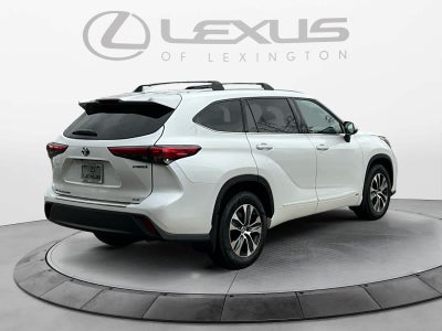 2022 Toyota Highlander Hybrid XLE