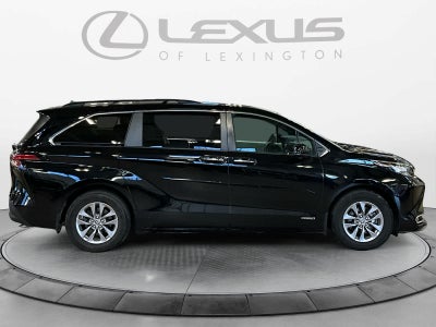 2021 Toyota Sienna XLE