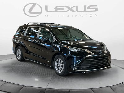 2021 Toyota Sienna XLE