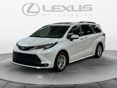 2025 Toyota Sienna XLE