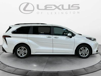 2025 Toyota Sienna XLE