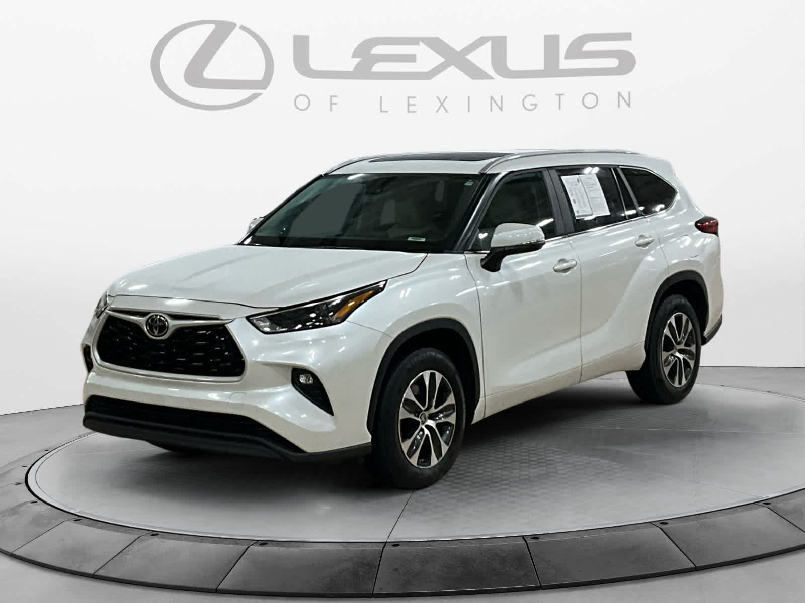 2023 Toyota Highlander XLE