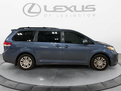 2013 Toyota Sienna XLE