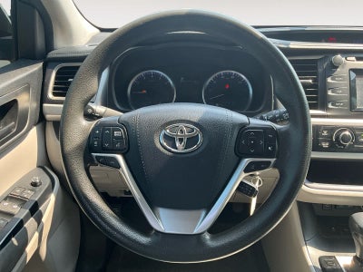 2017 Toyota Highlander LE