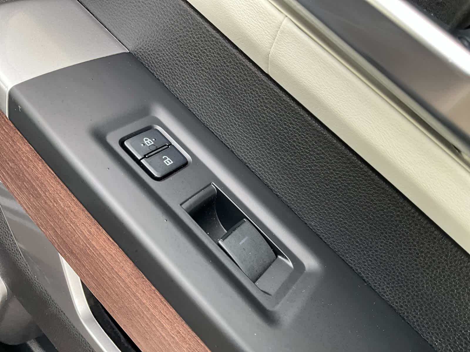 2023 Toyota Sequoia Capstone