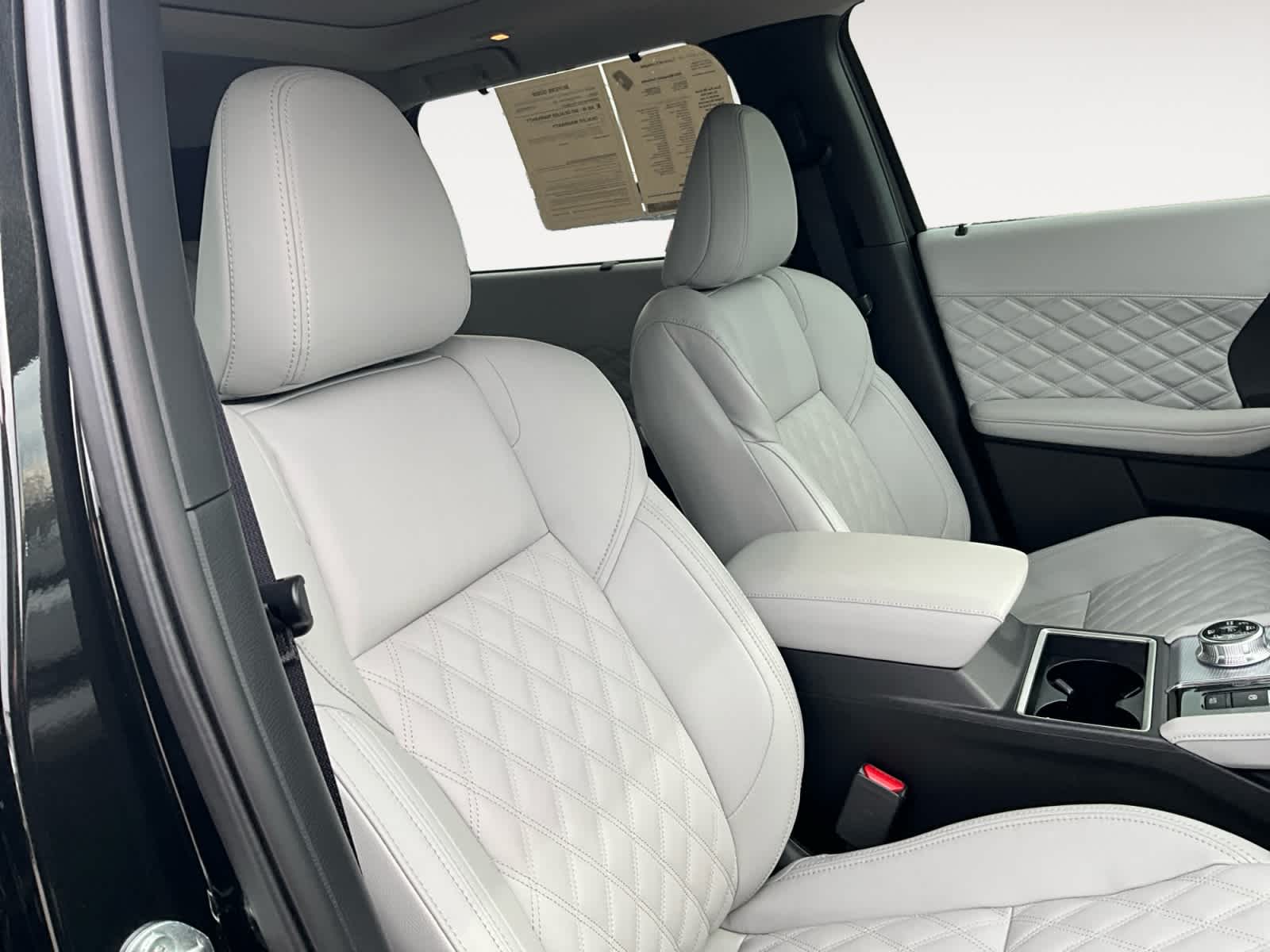 2025 Mitsubishi Outlander Plug-In Hybrid SEL Platinum Edition