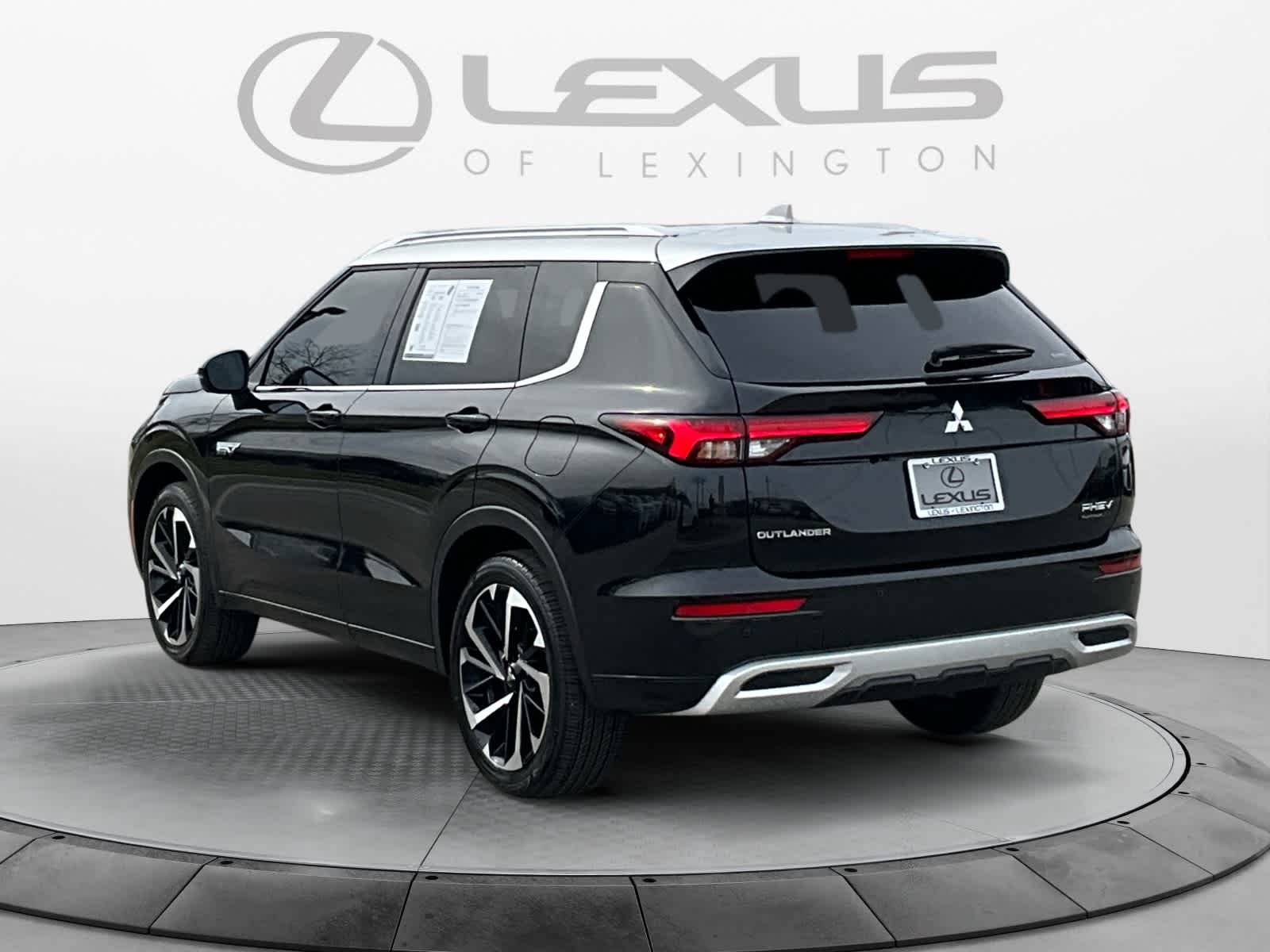 2025 Mitsubishi Outlander Plug-In Hybrid SEL Platinum Edition